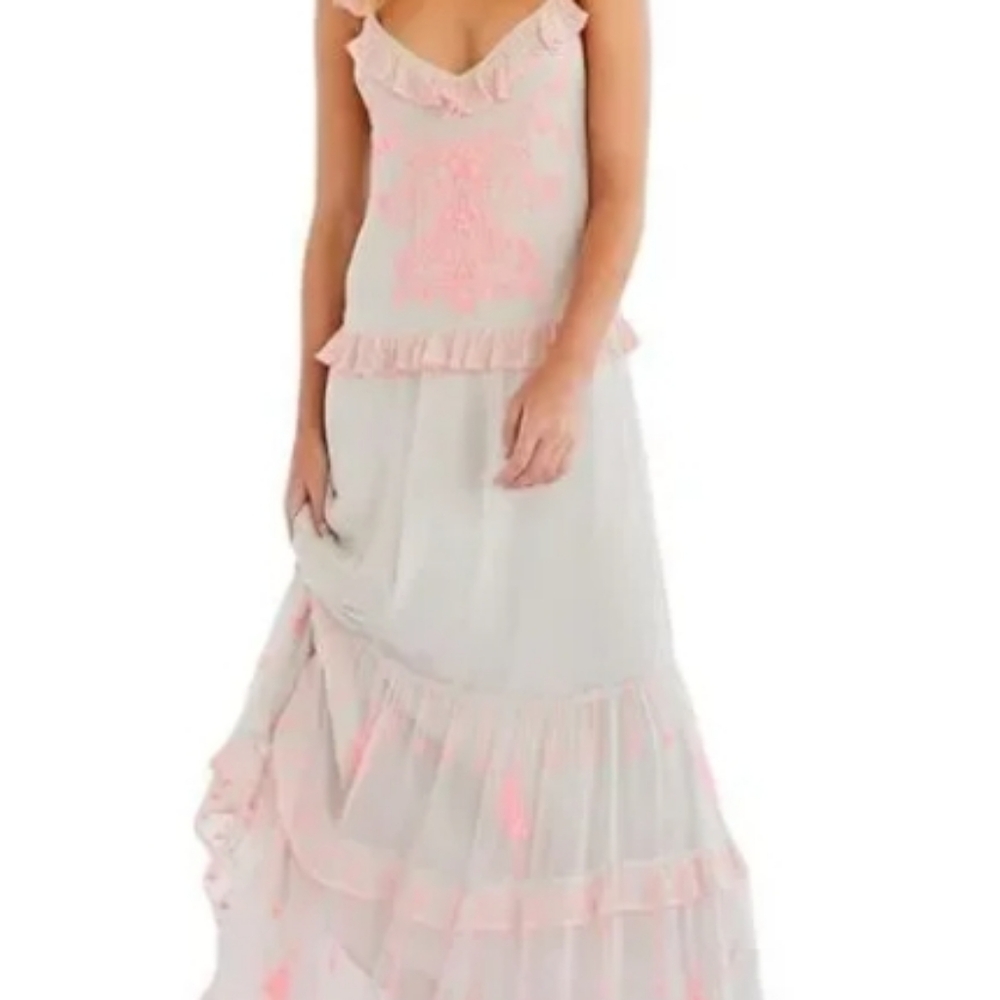 Embroidered layered long skirt